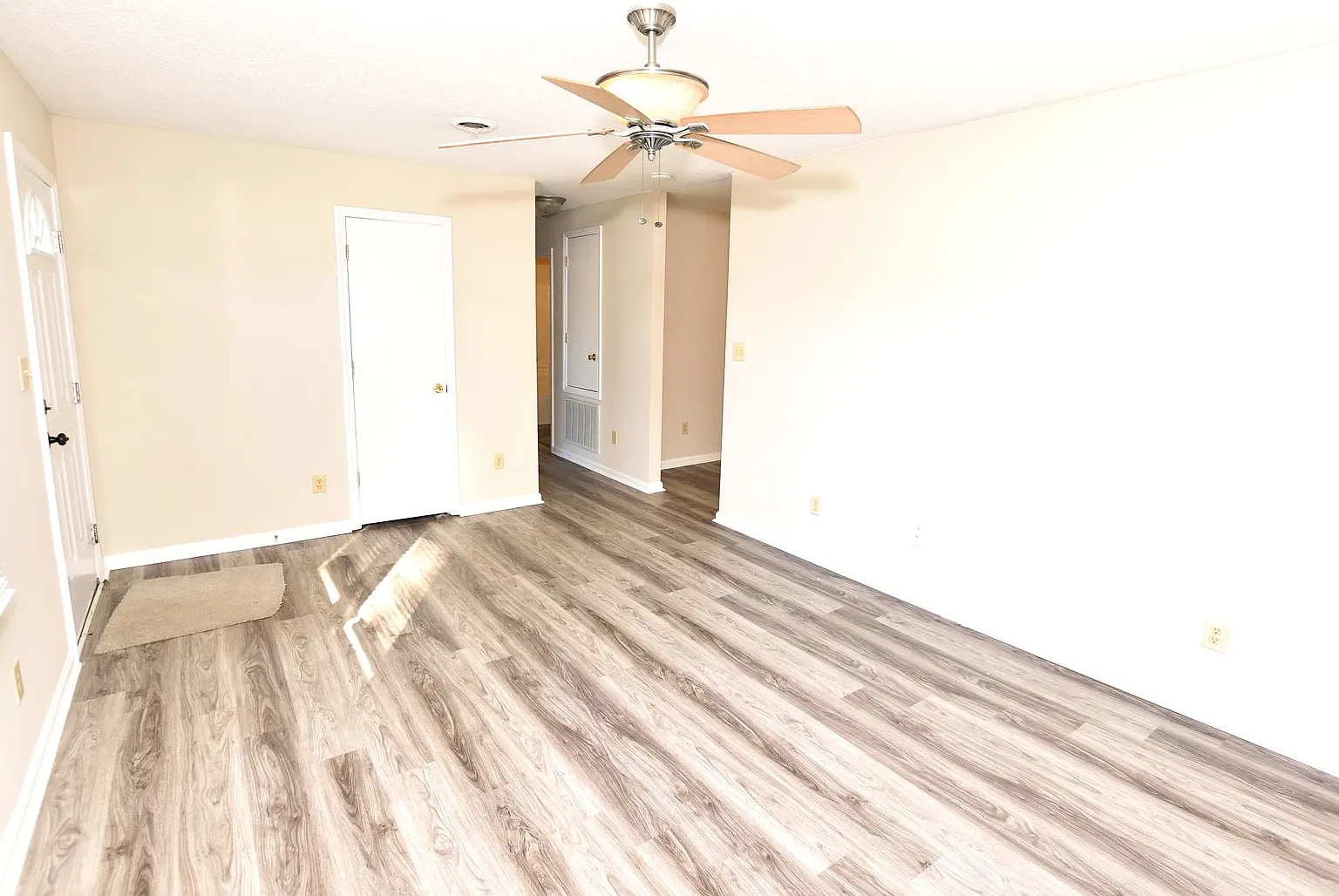 728 Salisbury Drive — Photo 3