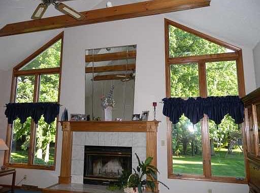 4th image of 28 Guinevere Ct