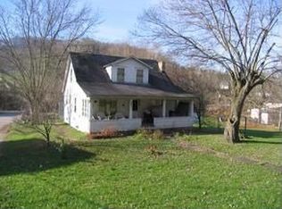 30 Rocky Ln, Cross Lanes, WV 25313
