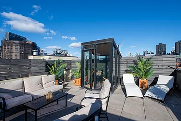 72 Thompson Street, #PHB