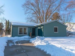 6013 Birch Hill Dr, Madison, WI 53711