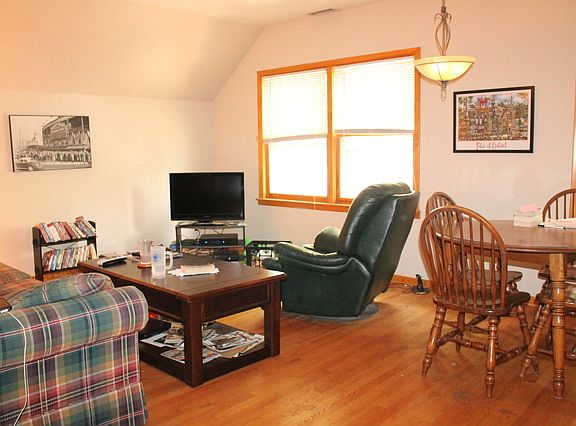 2nd image of 3729 N Clifton Ave #2