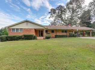 2037 Pine Tree Trl, Gainesville, GA 30501