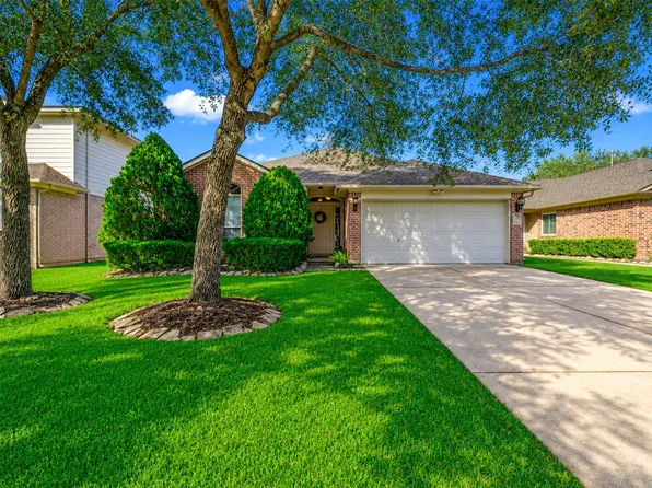 4027 Bentwood Dr, Dickinson, TX 77539