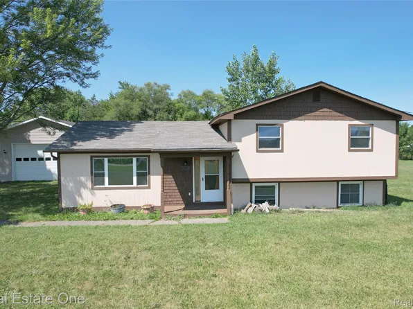 11028 Brimley Rd, Webberville, MI 48892