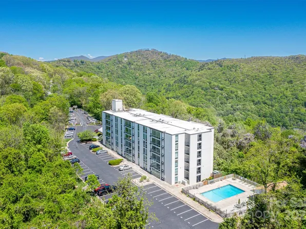 647 Town Mountain Rd APT 109, Asheville, NC 28804