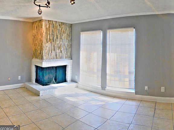 2nd image of 3190 Nectarine Cir