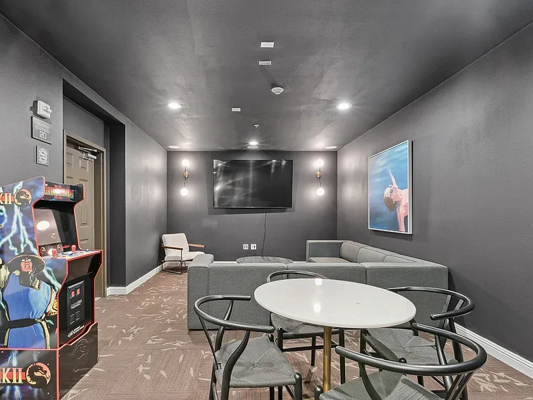 Enclave at Warner Center — Photo 16