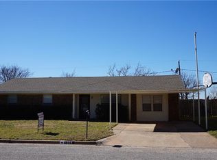 1924 Allison St, Graham, TX 76450