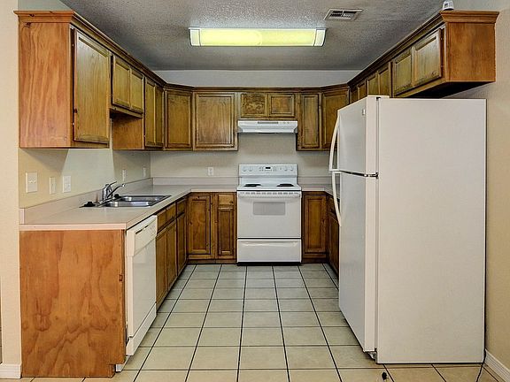 5th image of 1810 Payne St APT 9