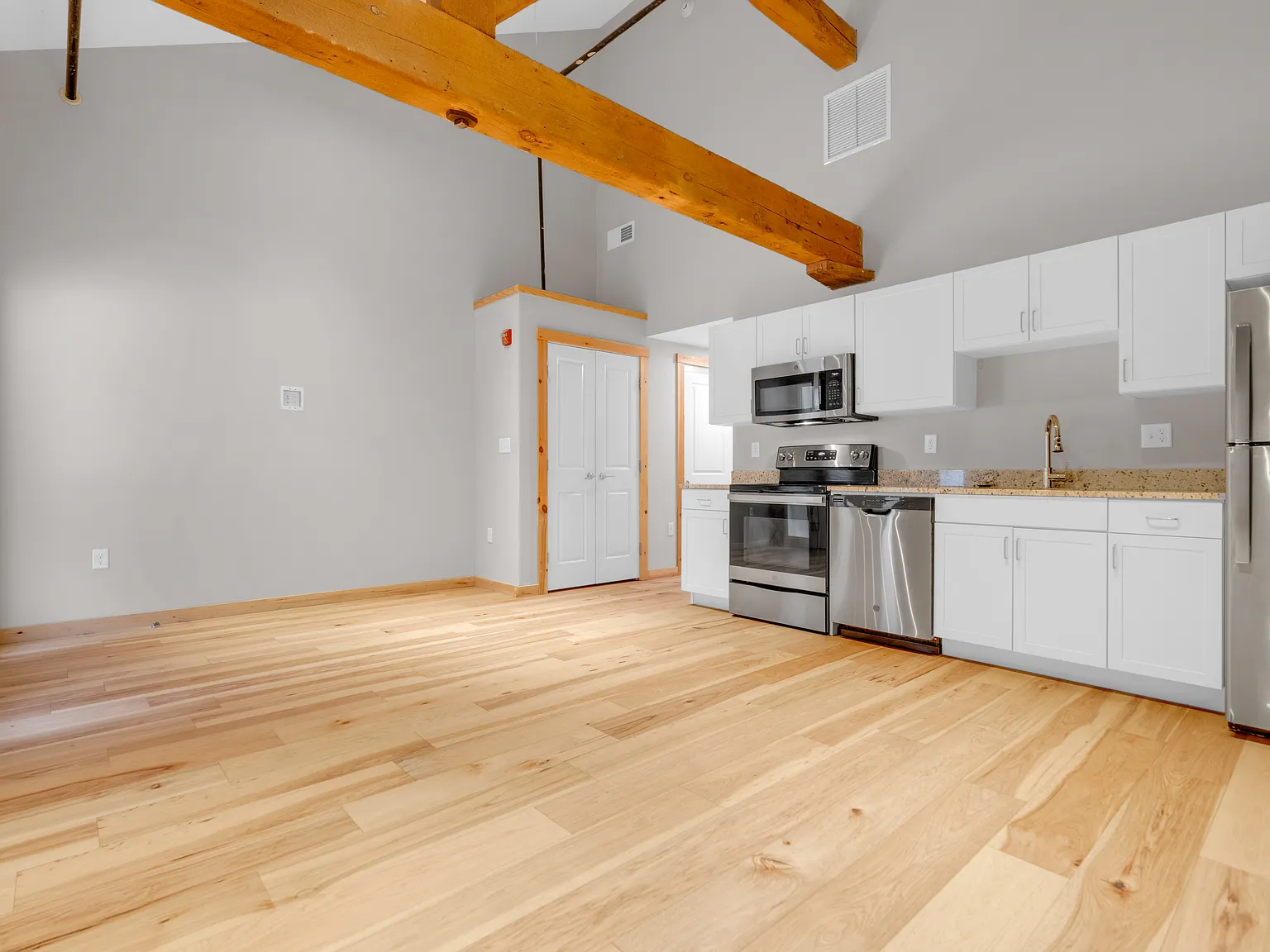 1 bed, 652 sqft, $2,925 — Photo 2