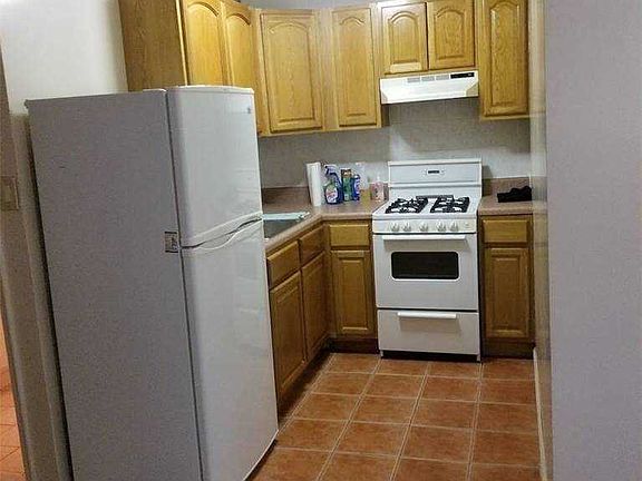 4th image of 4730 48th St