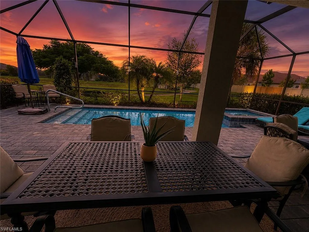 2 bed, 2.5 bath, 1900 sqft, $7,850 — Photo 2