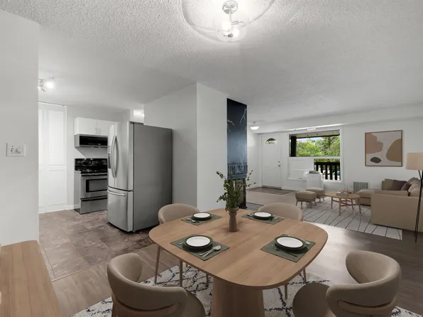241 Surrey Gdns NW, Edmonton, AB T5T 1Z3
