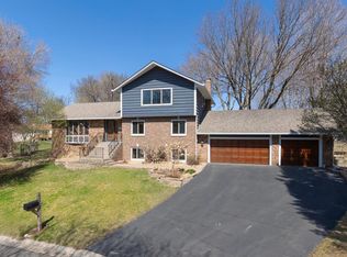 15361 Village Woods Dr, Eden Prairie, MN 55347