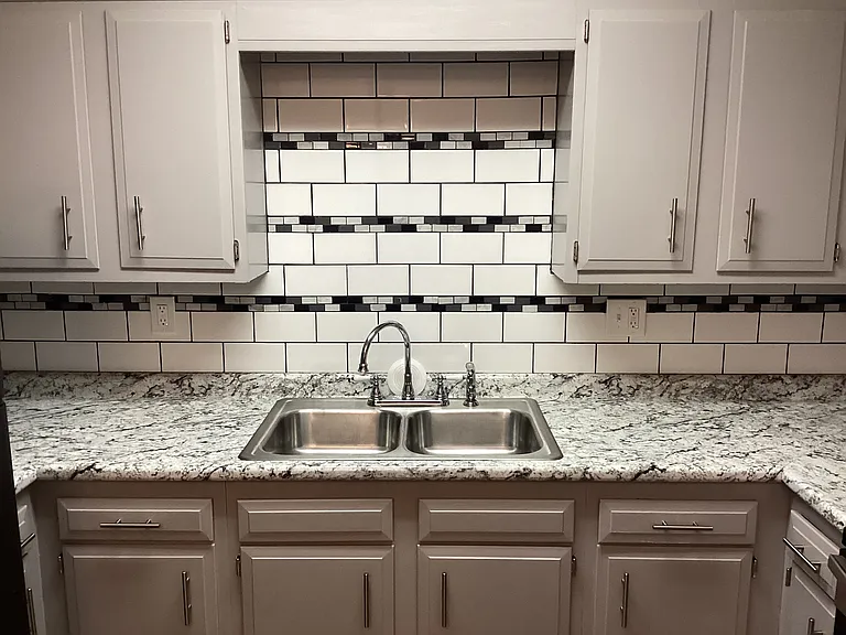 80 Princetlonia Dr #4 — Photo 4