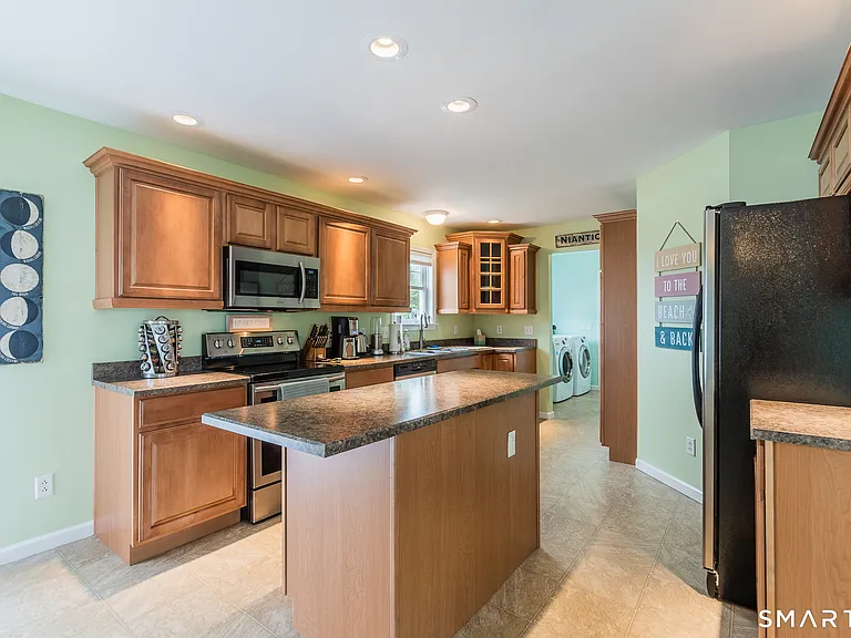4 Sunrise Ave — Photo 6