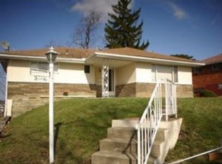 3403 Outlook Dr, West Mifflin, PA 15122