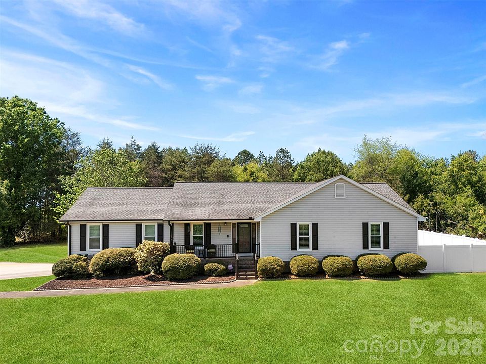 1st image of 114 Cross Creek Dr