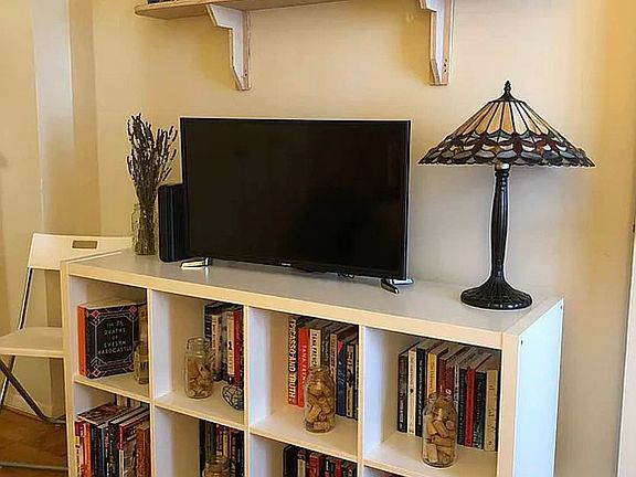 2nd image of 243 E 81st St #7C