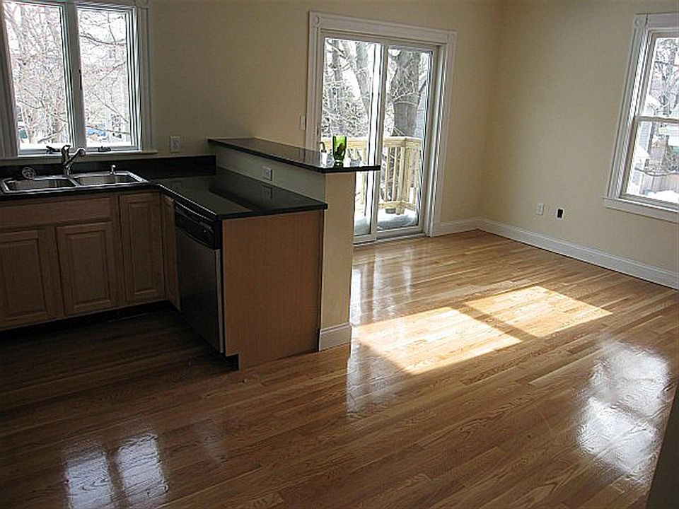 2nd image of 93 Cushing St #2