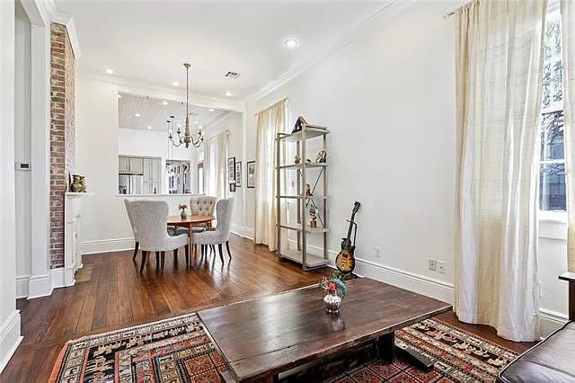 4938 Laurel St — Photo 4