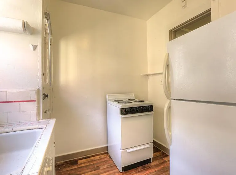 Theresa Renee Apartments — Photo 10