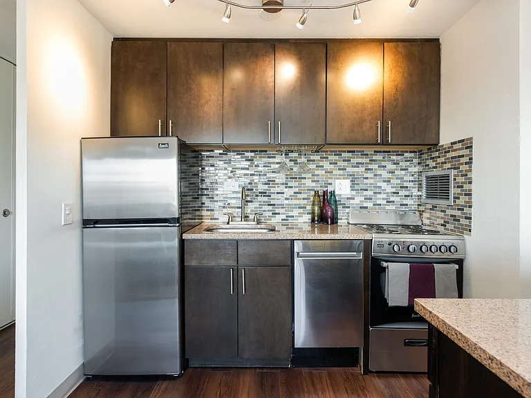 Baker Tower Apartments — Photo 4