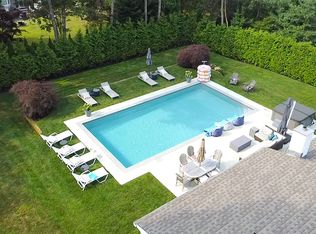 13 Sherwood Rd, Hampton Bays, NY 11946