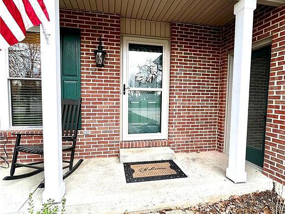 5th image of 883 Village Green Pkwy