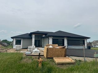 3194 S Jackdaws Dr, Beloit, WI 53511