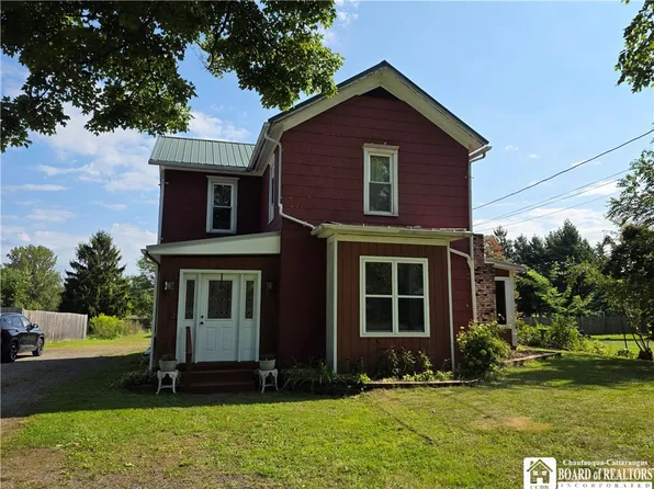 15 Bird St, Westfield, NY 14787