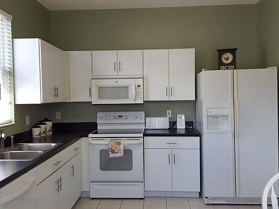 5th image of 949 Grand Canyon Dr