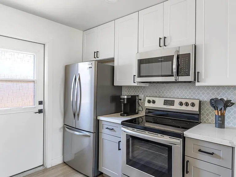 6616 E Avalon Dr #4 — Photo 8