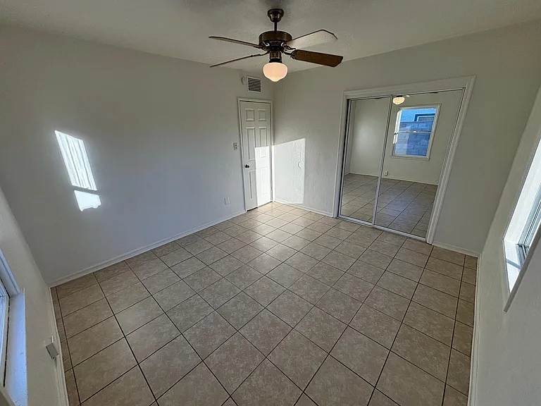 1461 S 6th Ave — Photo 11