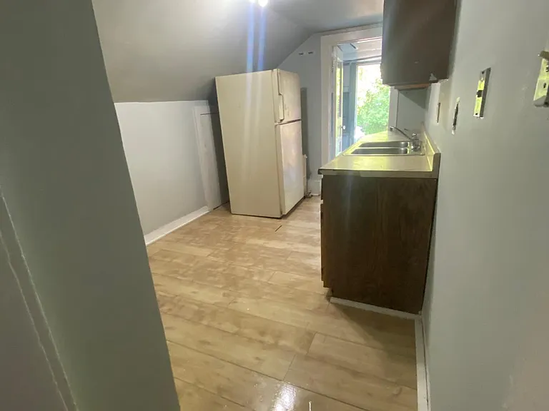 1132 Wolf St #4 — Photo 3