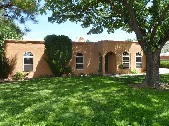 2nd image of 3806 Bonnie Ann Ct NE