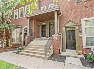 33 W Village Ln, Dearborn, MI 48124