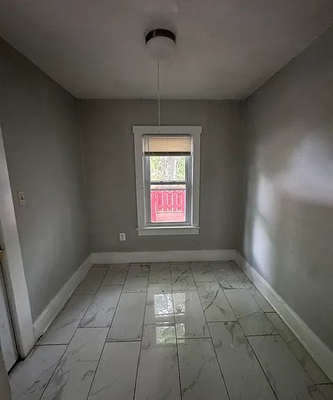 255 Hollywood Dr — Photo 17