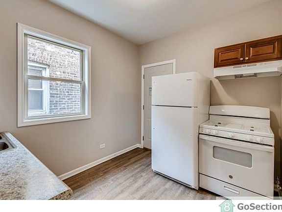 4th image of 7342 S Vernon Ave #1