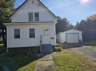3 Grove St, Massena, NY 13662