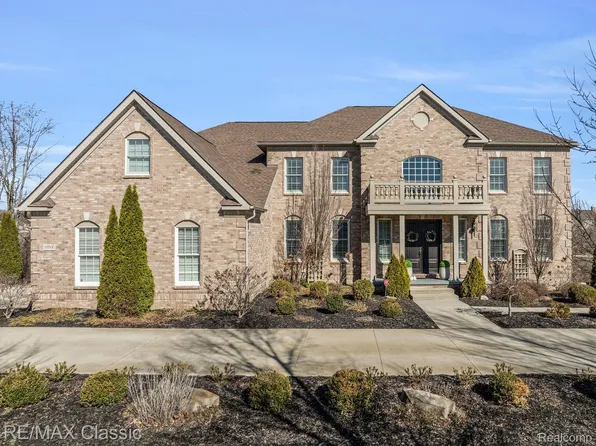 50500 Tamarack Trl, Northville, MI 48168