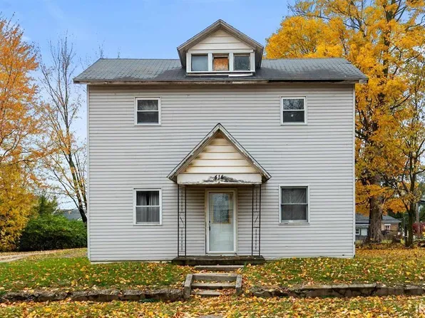 414 E Howard St, Galveston, IN 46932