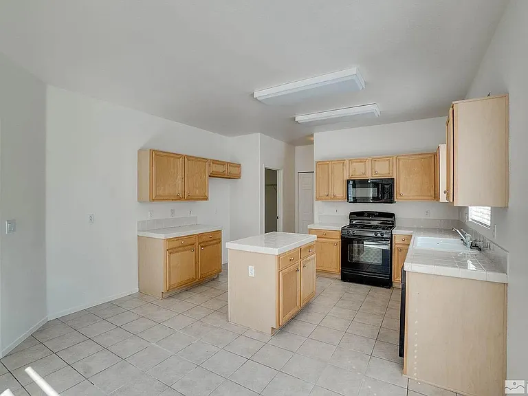 2702 Cintoia Dr — Photo 11