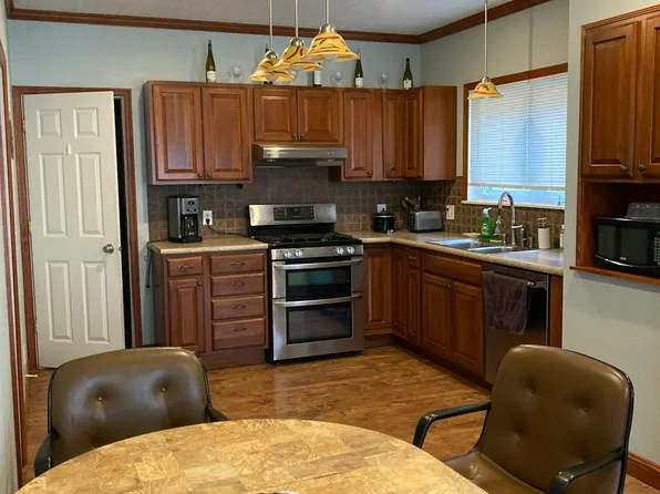 1308 Brick St #W, Burlington, IA 52601