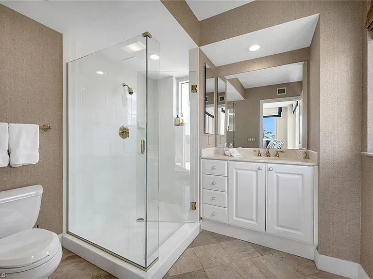 6597 Nicholas Blvd #401 — Photo 11