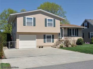 222 Central Ave, East Providence, RI 02914