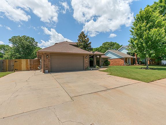 4th image of 11521 Cedar Valley Dr