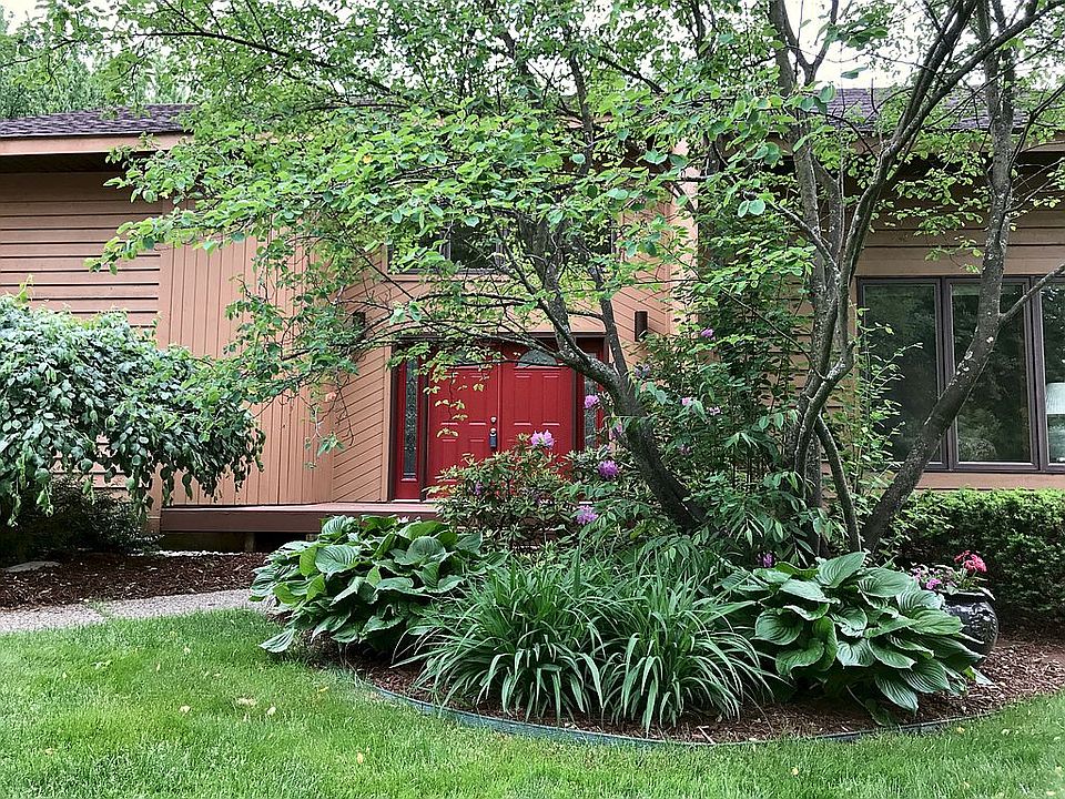 1st image of 3450 Eastridge Ct NE