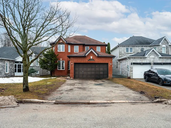 1101 Corrie St, Innisfil, ON L9S 1T7